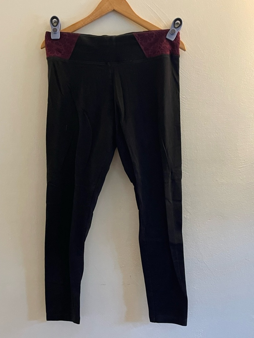 PINK Victoria's Secret Black Leggings with Burgundy Waistband
